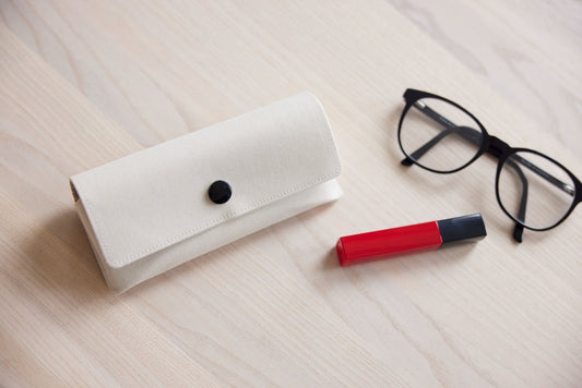 Funda de tela para gafas con cierre a presión